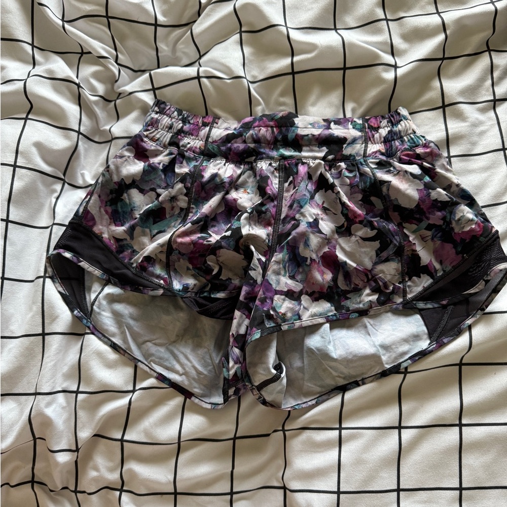 Lululemon Hotty Hot Short 2.5”